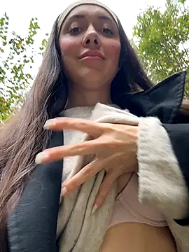 emiliasommer online show from 10-17-25, 12:52