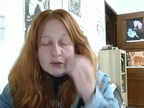 Snapshot of ViioletaMora chatting on 05-11-26, 03:01 ViioletaMora online show from 05-11-26, 03:01
