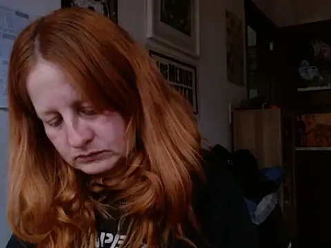 Snapshot of ViioletaMora chatting on 05-14-26, 08:37 ViioletaMora online show from 05-14-26, 08:37