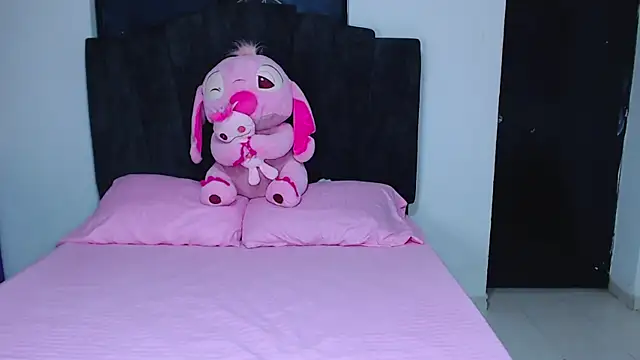 Ariel Zeo1 online show from 02-26-26, 07:13