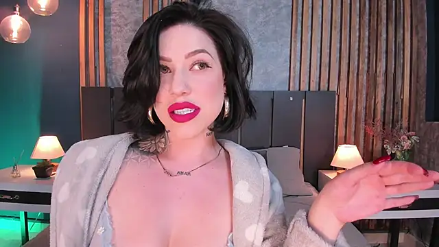 Hannah Borbon online show from 03-07-25, 07:41