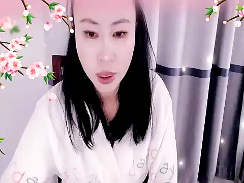 Snapshot of xiaoxuer chatting on 12-15-24, 05:45 xiaoxuer online show from 12-15-24, 05:45