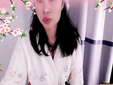 Snapshot of xiaoxuer chatting on 12-19-24, 06:34 xiaoxuer online show from 12-19-24, 06:34