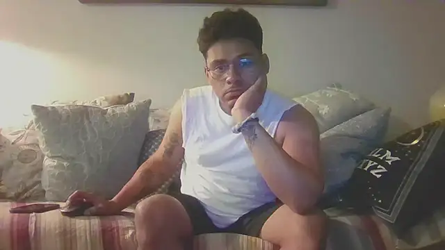 ThixxkkLatin online show from 10-13-25, 05:18