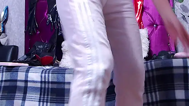 AyshaScott online show from 02-04-25, 12:55