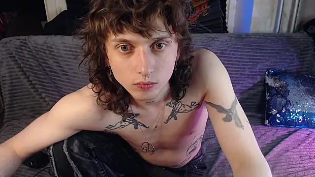 Snapshot of axxxturel chatting on 05-18-26, 06:14 axxxturel online show from 05-18-26, 06:14
