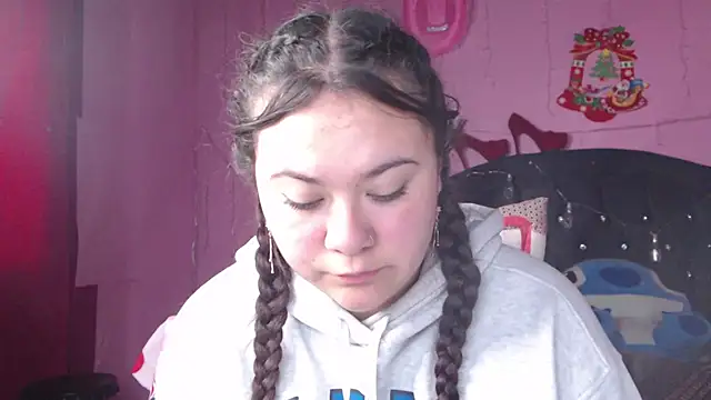 NikkiRous  online show from 02-17-25, 04:04