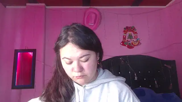 NikkiRous  online show from 10-04-25, 12:47