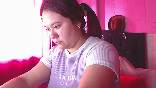 Snapshot of NikkiRous_ chatting on 04-19-26, 02:16 NikkiRous online show from 04-19-26, 02:16