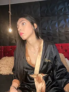 Snapshot of Ema_azel chatting on 12-11-24, 01:39 Ema azel online show from 12-11-24, 01:39