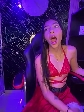 Snapshot of Ema_azel chatting on 12-13-24, 02:49 Ema azel online show from 12-13-24, 02:49