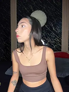 Snapshot of Ema_azel chatting on 01-05-25, 01:47 Ema azel online show from 01-05-25, 01:47