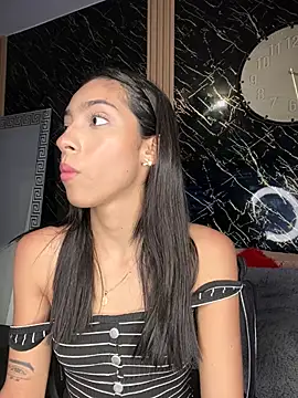 Snapshot of Ema_azel chatting on 01-05-25, 04:48 Ema azel online show from 01-05-25, 04:48