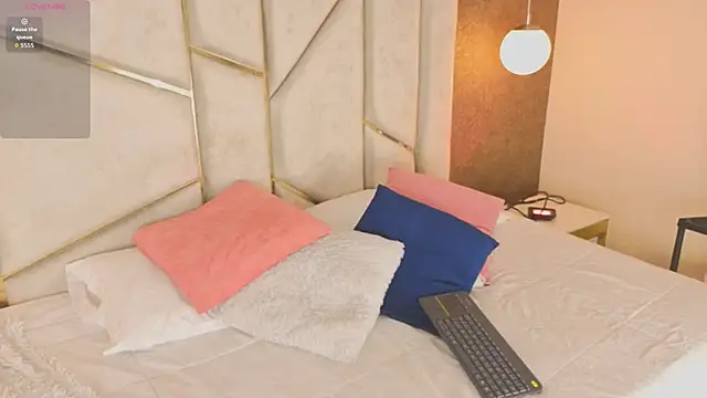 AilishBenson online show from 02-10-26, 08:24