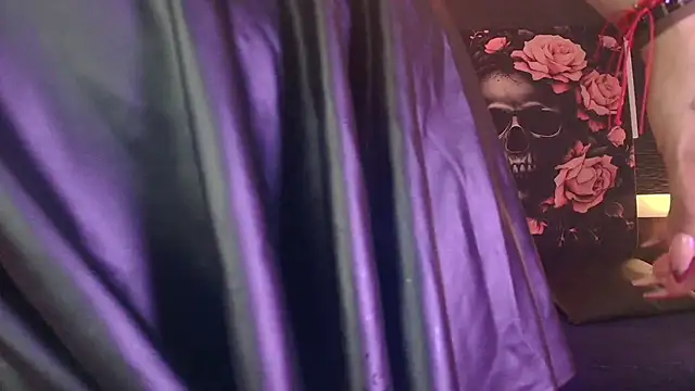 EvaaFoxxy1 online show from 04-10-26, 12:10