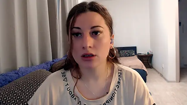 Helen Adams  online show from 06-18-26, 06:02