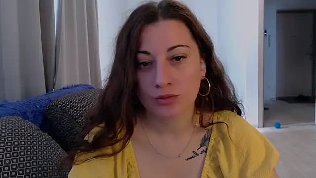 Helen Adams  online show from 07-09-26, 05:44