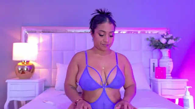 KateVenegas online show from 10-15-25, 08:09