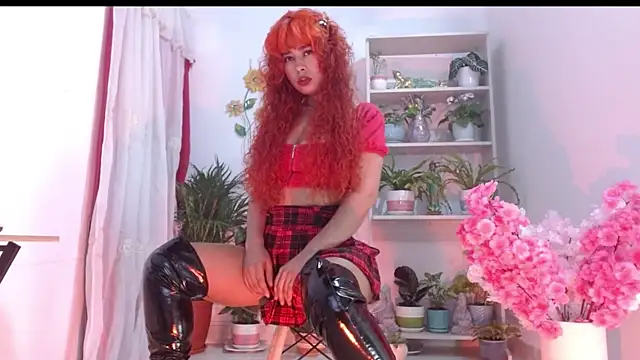 Snapshot of misspandora_ chatting on 09-19-25, 01:12 misspandora  online show from 09-19-25, 01:12
