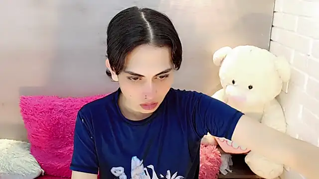 Daniela Pink  online show from 09-10-25, 07:47