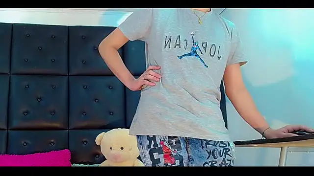 Daniela Pink  online show from 05-27-26, 07:55