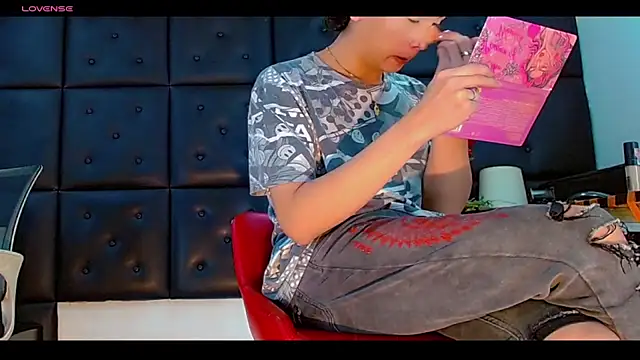 Daniela Pink  online show from 07-14-26, 06:57