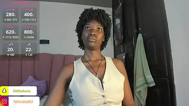 Snapshot of Tahira_21_ chatting on 07-11-26, 12:52 Tahira 21 online show from 07-11-26, 12:52