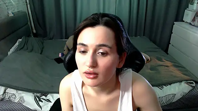 KiraYammy online show from 02-08-26, 10:02