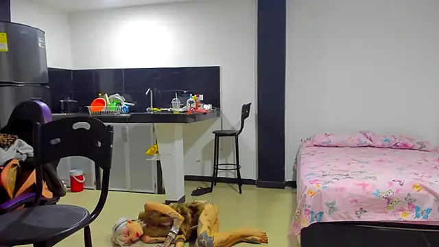 barbara anal squirt  online show from 03-19-25, 05:08