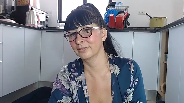 HellenLatin online show from 05-31-26, 06:42