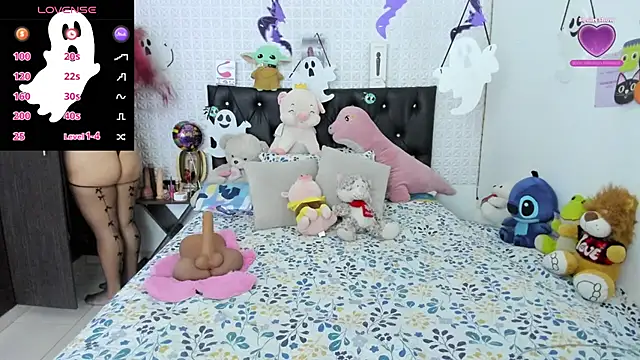 Snapshot of redgirlofficial chatting on 10-29-25, 04:26 redgirlofficial online show from 10-29-25, 04:26