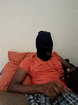 Snapshot of Gifttheskimaskboy chatting on 12-04-24, 04:43 Gifttheskimaskboy online show from 12-04-24, 04:43