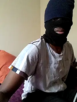 Snapshot of Gifttheskimaskboy chatting on 02-18-25, 11:44 Gifttheskimaskboy online show from 02-18-25, 11:44