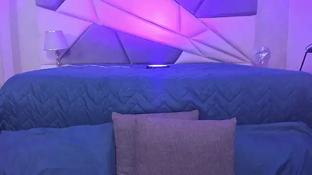 AnnyThompson  online show from 01-02-25, 08:57