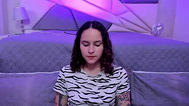 AnnyThompson  online show from 01-08-25, 11:30