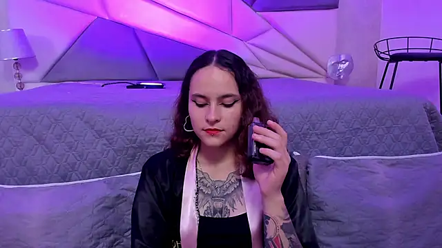 AnnyThompson  online show from 01-10-25, 12:49