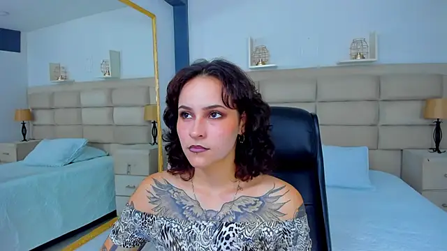 AnnyThompson  online show from 11-04-25, 08:30