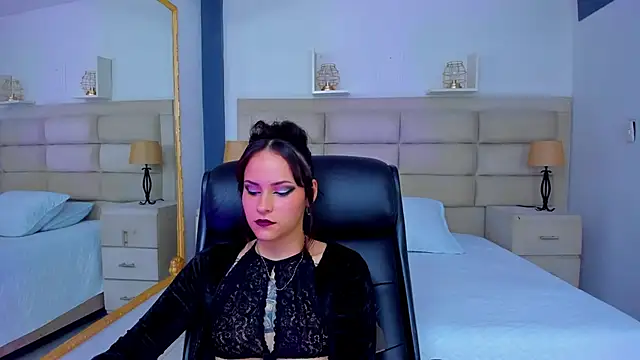 AnnyThompson  online show from 11-06-25, 09:05