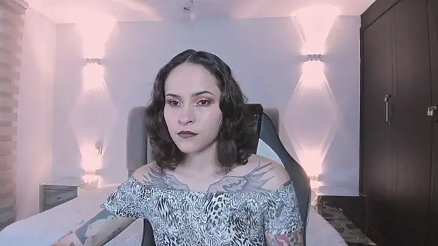 AnnyThompson  online show from 01-08-26, 09:17