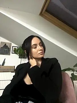 Snapshot of Kristis43 chatting on 11-18-25, 03:27 Kristis43 online show from 11-18-25, 03:27