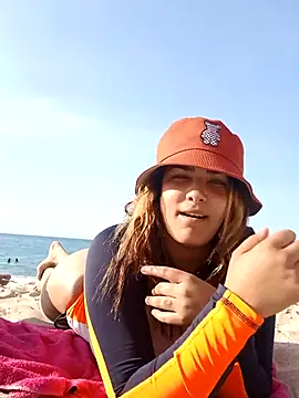 Snapshot of camiysebas21 chatting on 03-11-25, 08:53 camiysebas21 online show from 03-11-25, 08:53