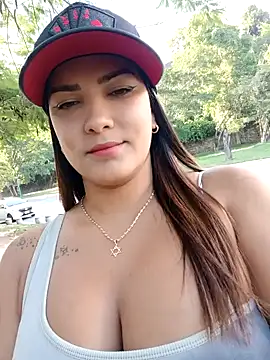 Snapshot of camiysebas21 chatting on 09-23-25, 08:56 camiysebas21 online show from 09-23-25, 08:56