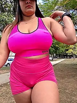 Snapshot of camiysebas21 chatting on 12-20-25, 04:47 camiysebas21 online show from 12-20-25, 04:47