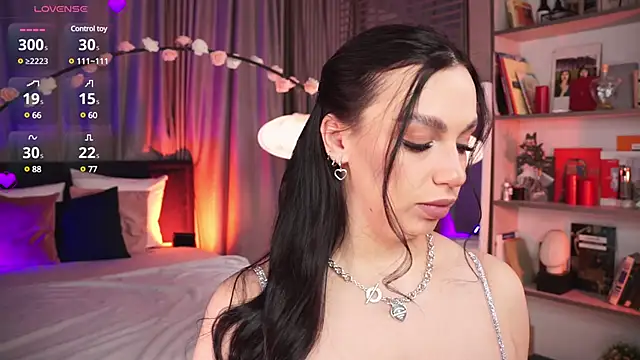 LunaNight online show from 03-01-25, 08:21