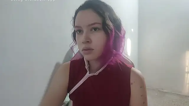 Snapshot of WandaDoll chatting on 11-23-25, 12:05 WandaDoll online show from 11-23-25, 12:05