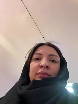 Snapshot of BabeRainbow chatting on 01-05-25, 09:59 BabeRainbow online show from 01-05-25, 09:59