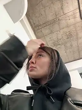 Snapshot of BabeRainbow chatting on 01-10-25, 09:13 BabeRainbow online show from 01-10-25, 09:13