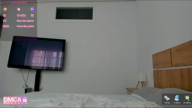 Snapshot of Molly_sweetie chatting on 04-25-26, 06:27 Molly sweetie online show from 04-25-26, 06:27