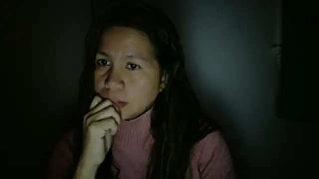 Snapshot of XLennaMX chatting on 02-22-26, 11:47 XLennaMX online show from 02-22-26, 11:47