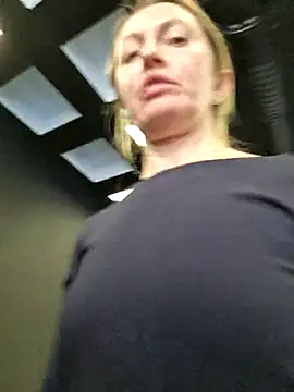 Miss    Mia  online show from 11-24-25, 10:59